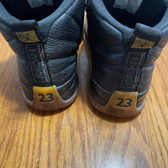 Jordan 12 Retro Black University Gold - Picture 5 of 6